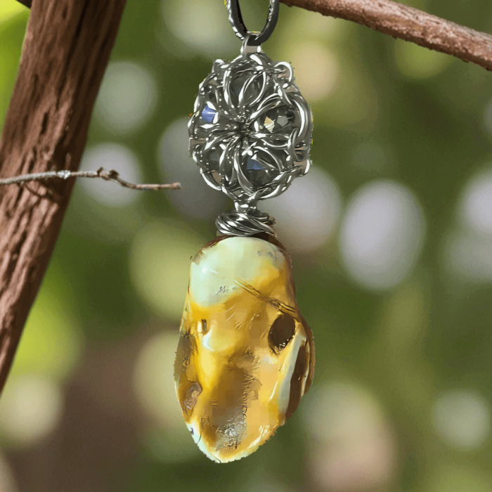 Кулон из янтаря "Золотая симфония"