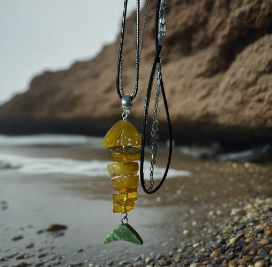 Кулон из янтаря "Рыба" - Рыбка-мечта