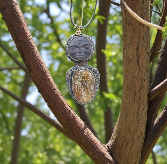 Кулон из янтаря "Счастья" - Сияние легенды