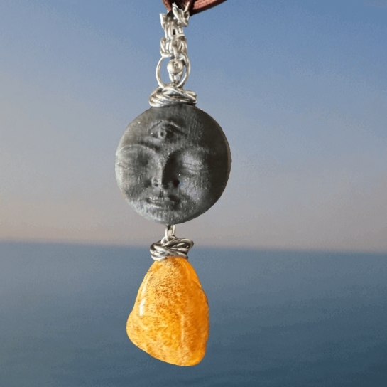 Кулон из янтаря "Золотая капля"