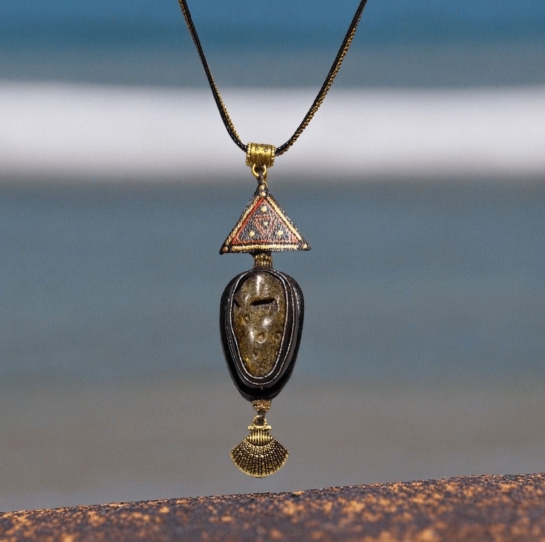 Кулон из янтаря "Рыба" - Морской свет