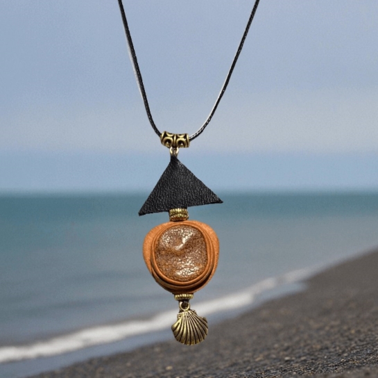 Кулон из янтаря "Рыба" - Солнечный бриллиант