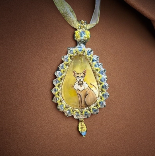 Кулон из янтаря "Кот" - Магия момента