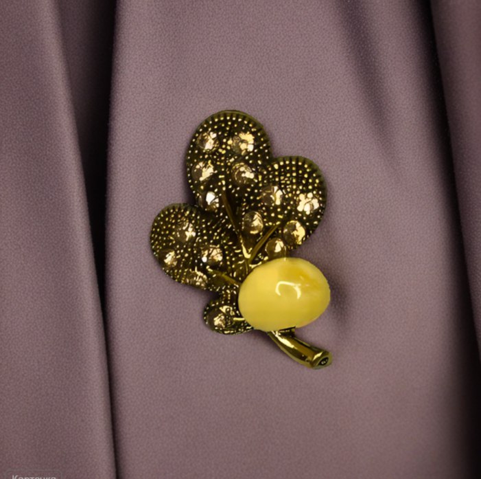 Брошь из янтаря "Листочек" - Оранжевый Рассвет