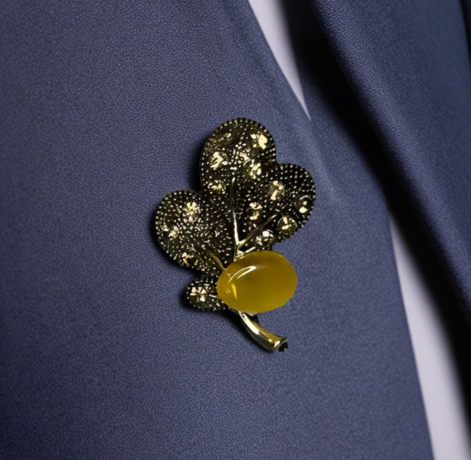 Брошь из янтаря "Листочек" - Листья Осени