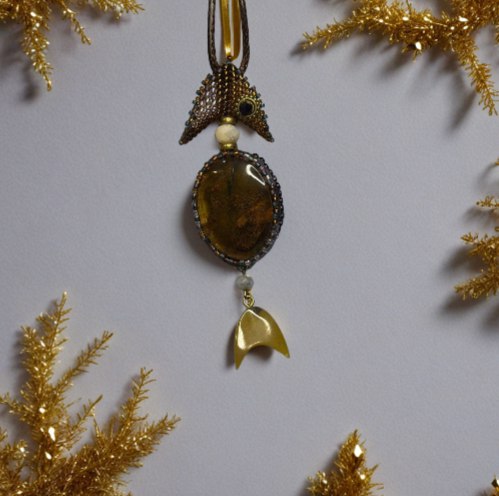 Кулон из янтаря "Рыба" - Мистический янтарь