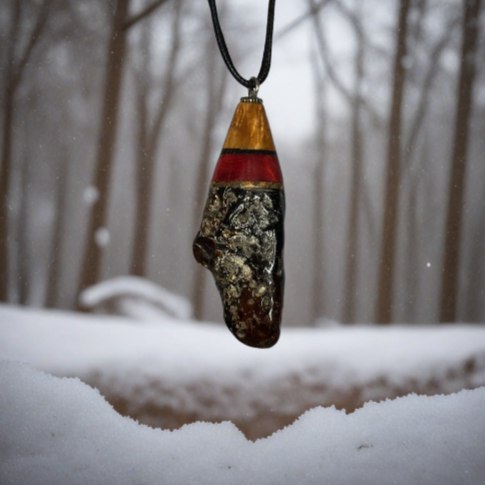 Кулон из янтаря "Древний" - Восход янтаря