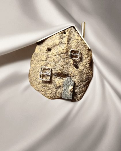 brosh-iz-serii-domik-schastya